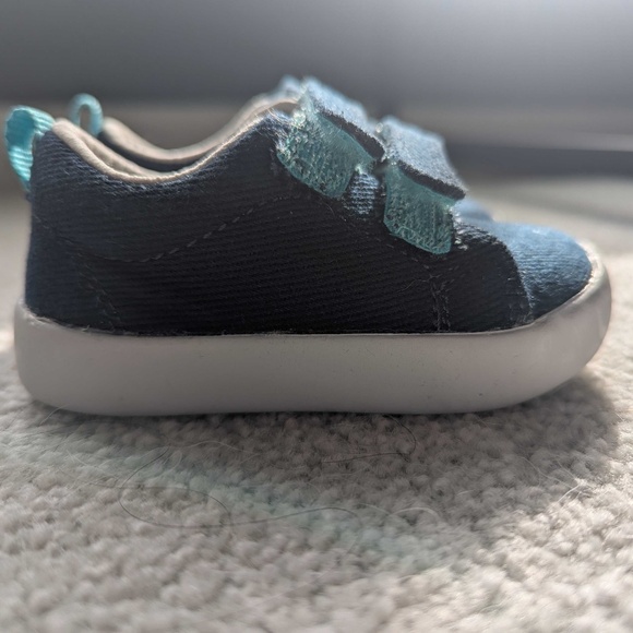 Ten Little Navy Size 4 Toddler Shoes - Picture 3 of 5